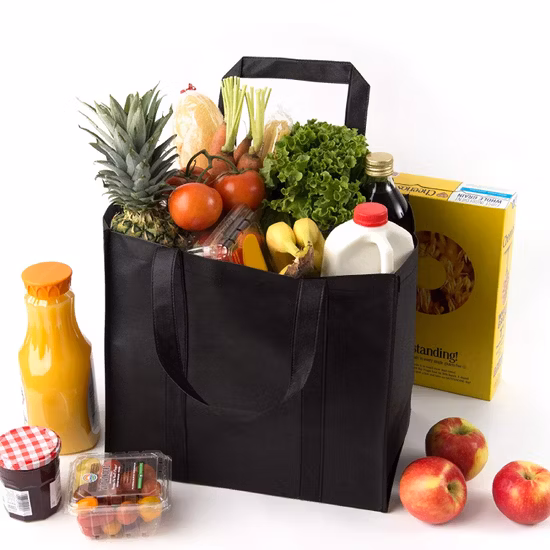 Grand sac à provisions réutilisable noir avec logo personnalisé, fourre-tout en polypropylène, sac à provisions en PP non tissé en gros de la Chine